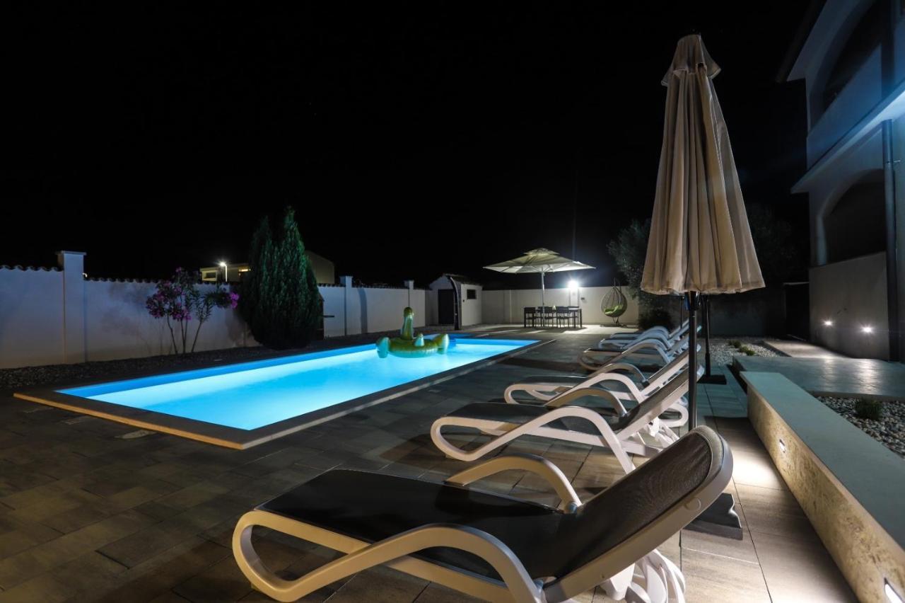Apartment Nina With Private Pool Nova Vas  Εξωτερικό φωτογραφία