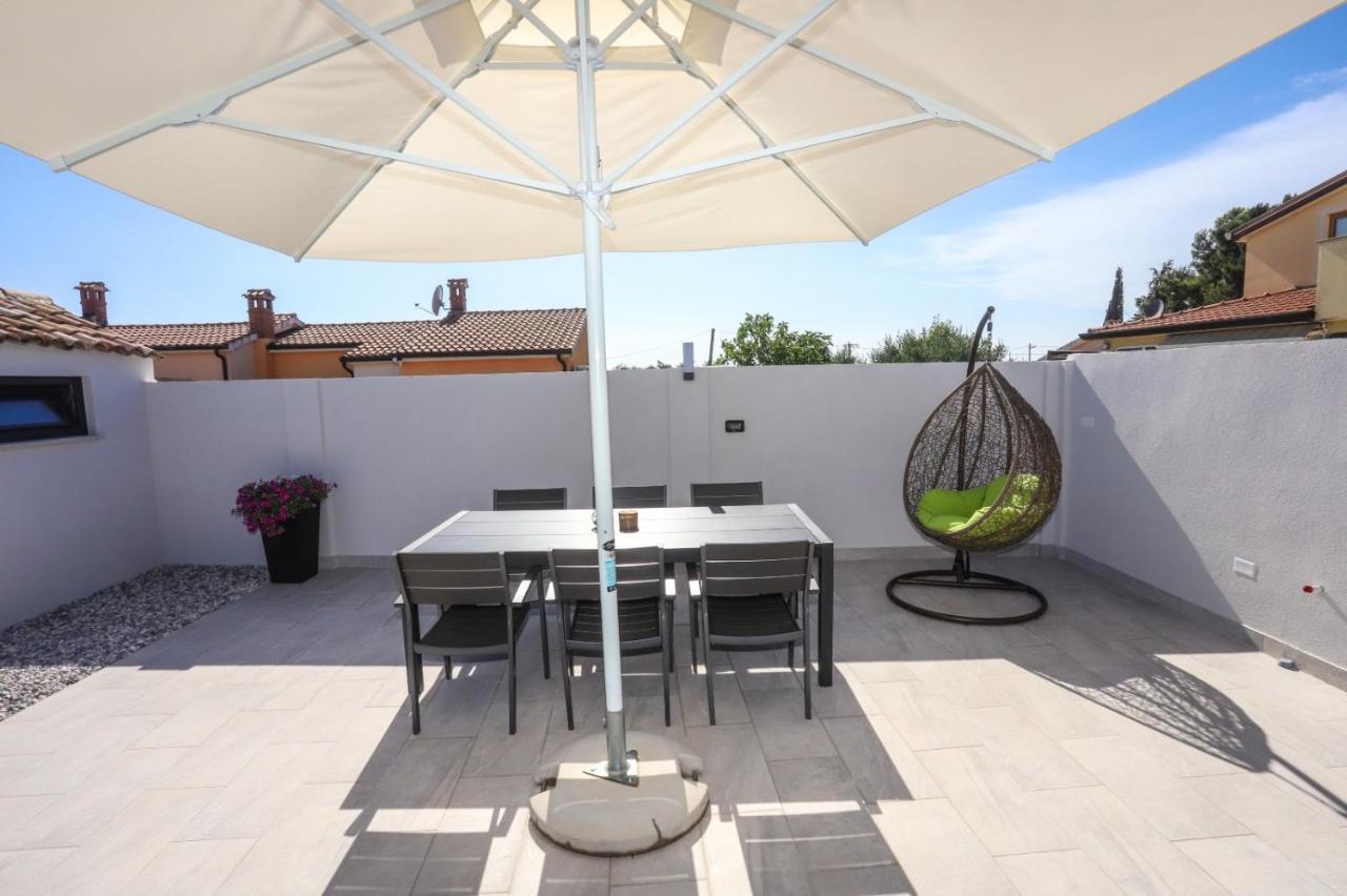Apartment Nina With Private Pool Nova Vas  Εξωτερικό φωτογραφία
