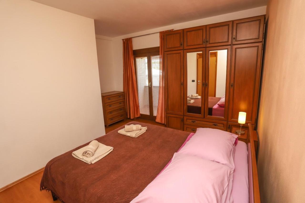 Apartment Nina With Private Pool Nova Vas  Εξωτερικό φωτογραφία