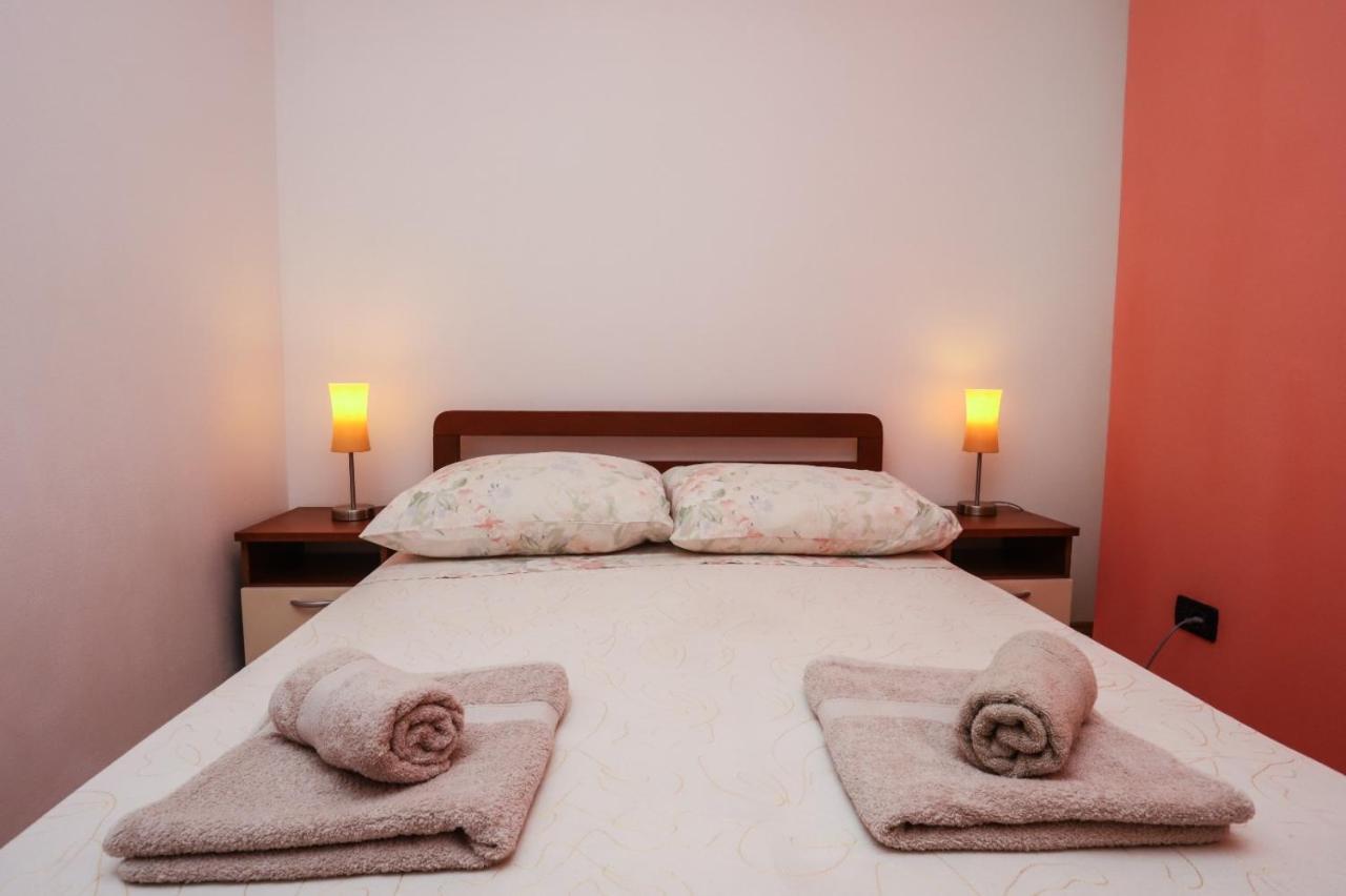 Apartment Nina With Private Pool Nova Vas  Εξωτερικό φωτογραφία