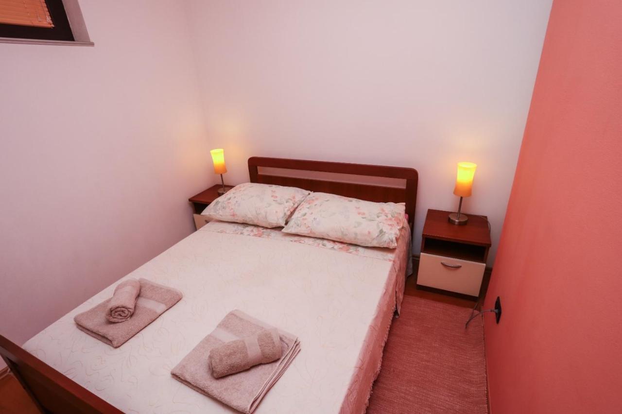 Apartment Nina With Private Pool Nova Vas  Εξωτερικό φωτογραφία